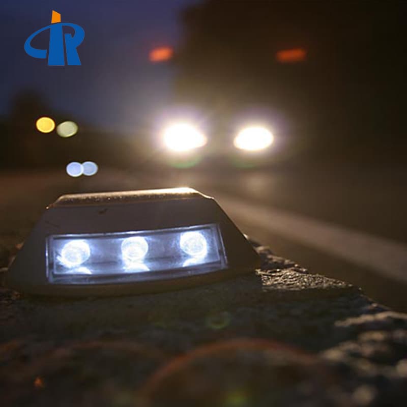 Advantages of LED Solar Stud For Road